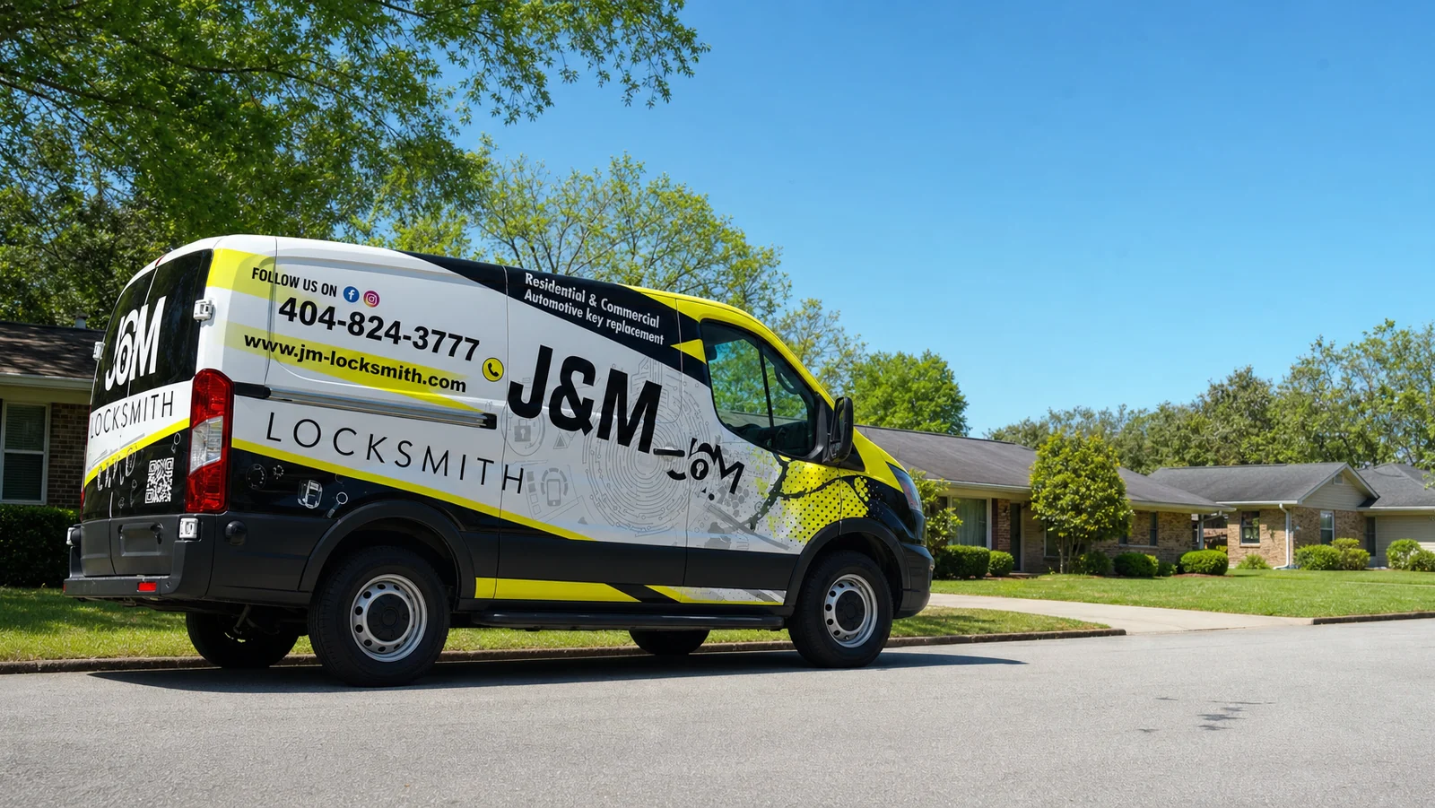 J&M Locksmith Tucker locksmith technician at work in Atlanta, GA